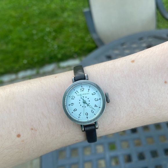 Small Leather Watch - Picture 6 of 10